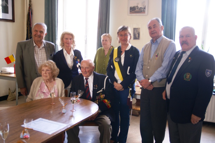 Hommage aux Vétérans du Roi Léopold III au monument aux morts du Parc Astrid à Jambes