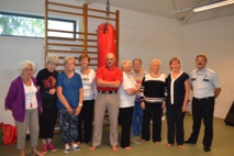 Les aînés font du self défense Les aînés font du self défense